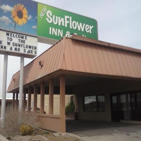 Sunflower Inn & Suites - Garden City Exteriör bild