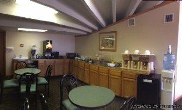 Sunflower Inn & Suites - Garden City Exteriör bild